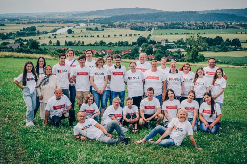 Zeda Group Unternehmen Teamfoto